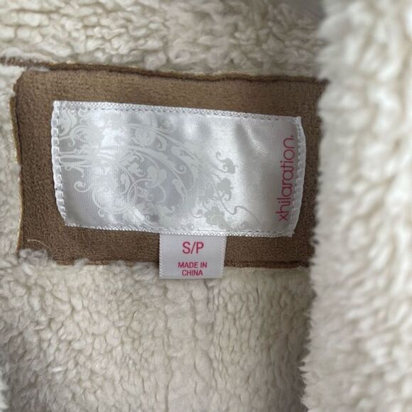 Xhilaration Women's Faux Fur Trim Open Front Suede Vest Tan Size Small Petite - Picture 9 of 9